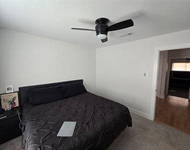 5509 Edgewater Circle - Photo Thumbnail 18