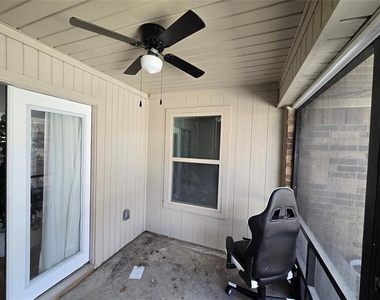 5509 Edgewater Circle - Photo Thumbnail 23