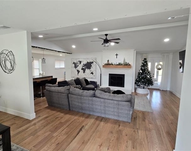 5509 Edgewater Circle - Photo Thumbnail 1
