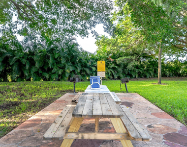 9440 Sw 8th Street - Photo Thumbnail 5