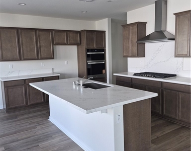 748 Spyglass Court - Photo Thumbnail 2