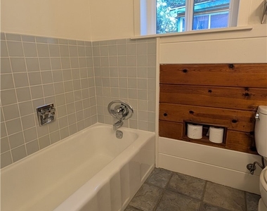 546 Griswold Avenue - Photo Thumbnail 20