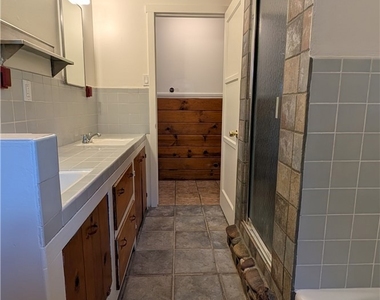 546 Griswold Avenue - Photo Thumbnail 21