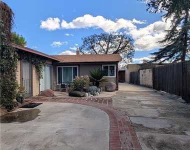 546 Griswold Avenue - Photo Thumbnail 3