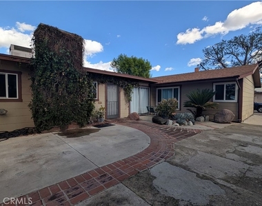 546 Griswold Avenue - Photo Thumbnail 1