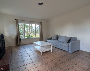 546 Griswold Avenue - Photo Thumbnail 4
