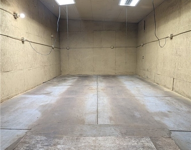 546 Griswold Avenue - Photo Thumbnail 34