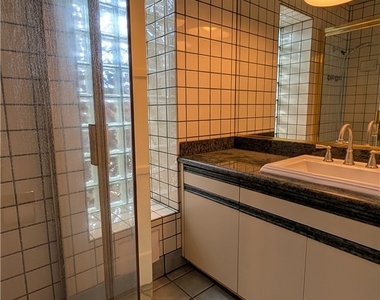 546 Griswold Avenue - Photo Thumbnail 30