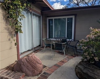 546 Griswold Avenue - Photo Thumbnail 2
