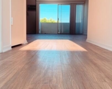 1420 S Oakhurst Drive - Photo Thumbnail 1