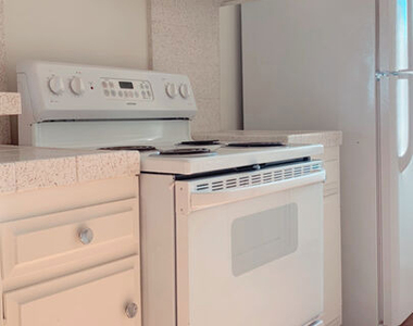 1420 S Oakhurst Drive - Photo Thumbnail 5