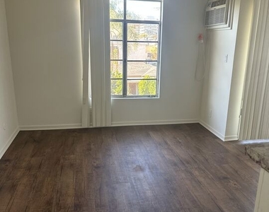 1420 S Oakhurst Drive - Photo Thumbnail 8
