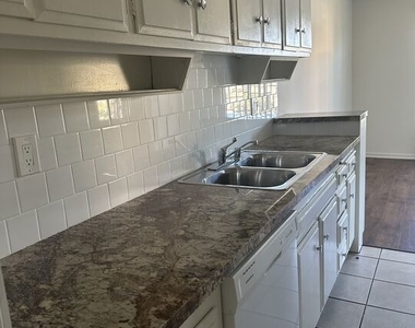1420 S Oakhurst Drive - Photo Thumbnail 4