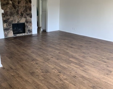 11525 Rochester Avenue - Photo Thumbnail 5