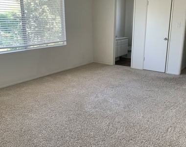 11525 Rochester Avenue - Photo Thumbnail 6