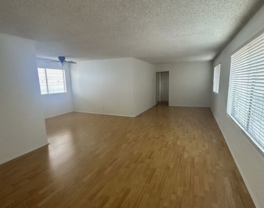 11525 Rochester Avenue - Photo Thumbnail 2