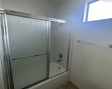 11525 Rochester Avenue - Photo Thumbnail 10
