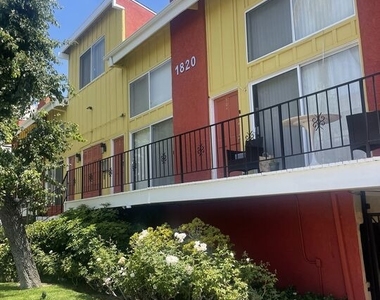 1820 S Bentley Avenue - Photo Thumbnail 1