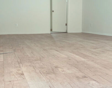 518 Raymond Avenue - Photo Thumbnail 3