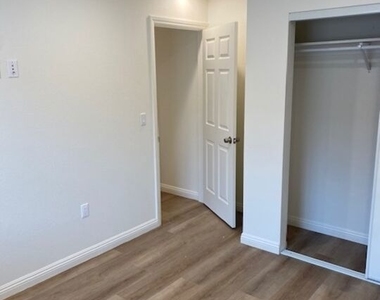 6911 Agnes Avenue - Photo Thumbnail 6