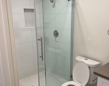 6911 Agnes Avenue - Photo Thumbnail 5
