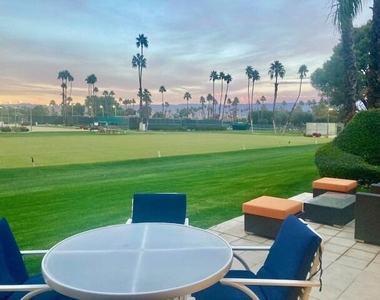 118 Racquet Club Drive S - Photo Thumbnail 6