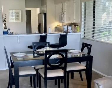 118 Racquet Club Drive S - Photo Thumbnail 7