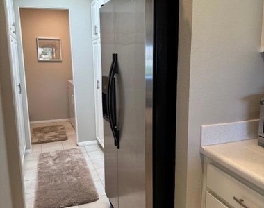 118 Racquet Club Drive S - Photo Thumbnail 30
