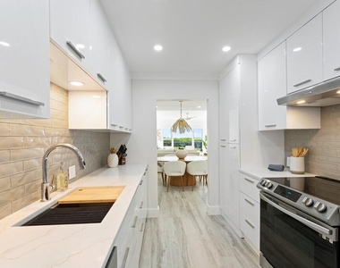 2051 Ne Ocean Boulevard - Photo Thumbnail 33