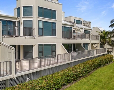 2051 Ne Ocean Boulevard - Photo Thumbnail 12