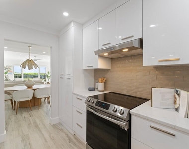 2051 Ne Ocean Boulevard - Photo Thumbnail 34