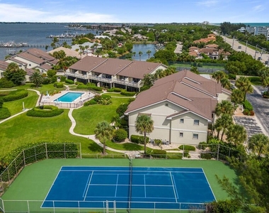 2051 Ne Ocean Boulevard - Photo Thumbnail 16