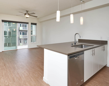4715 42nd Ave Sw - Photo Thumbnail 16