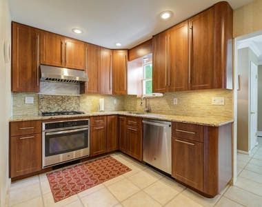 74 Mulberry Avenue - Photo Thumbnail 6