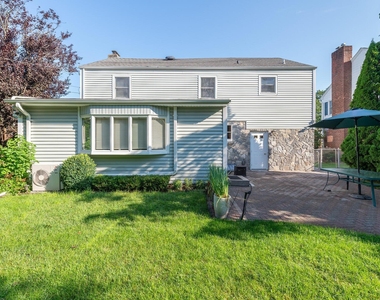74 Mulberry Avenue - Photo Thumbnail 19