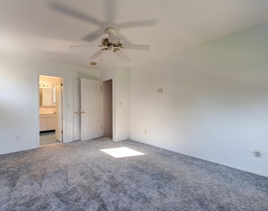 74 Mulberry Avenue - Photo Thumbnail 13