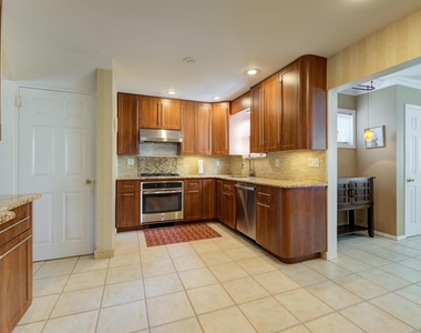 74 Mulberry Avenue - Photo Thumbnail 5