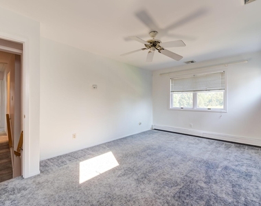 74 Mulberry Avenue - Photo Thumbnail 12