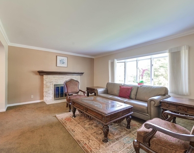 74 Mulberry Avenue - Photo Thumbnail 2