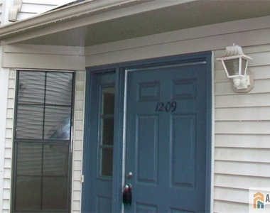 1209 Harbor Club Drive - Photo Thumbnail 17