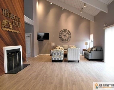 1209 Harbor Club Drive - Photo Thumbnail 19