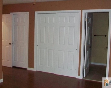 1209 Harbor Club Drive - Photo Thumbnail 9