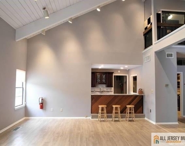 1209 Harbor Club Drive - Photo Thumbnail 22