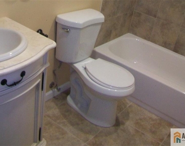 1209 Harbor Club Drive - Photo Thumbnail 7