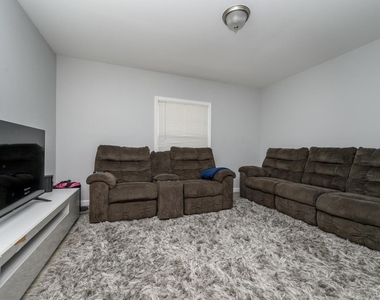405 Main Street - Photo Thumbnail 5