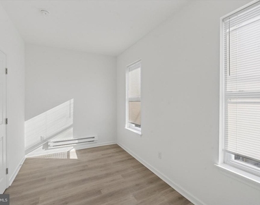 3827 Cambridge Street - Photo Thumbnail 6