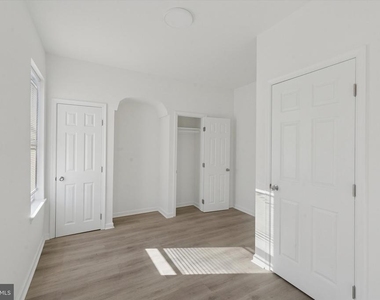 3827 Cambridge Street - Photo Thumbnail 3