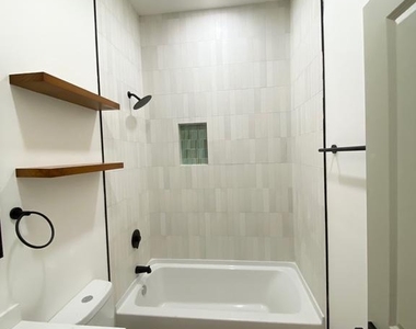 1335 Colwyn Street - Photo Thumbnail 6