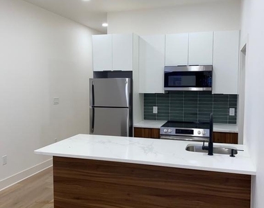 1335 Colwyn Street - Photo Thumbnail 2