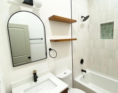 1335 Colwyn Street - Photo Thumbnail 5